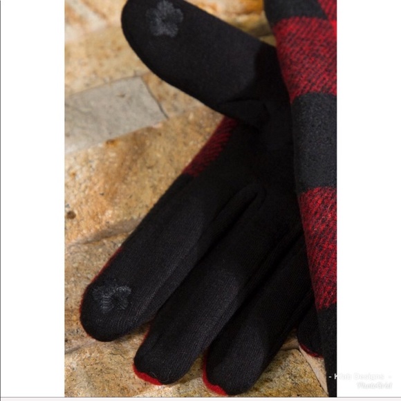 LAST PAIR! Buffalo Plaid Smart Touch Warm Gloves! - Picture 8 of 8